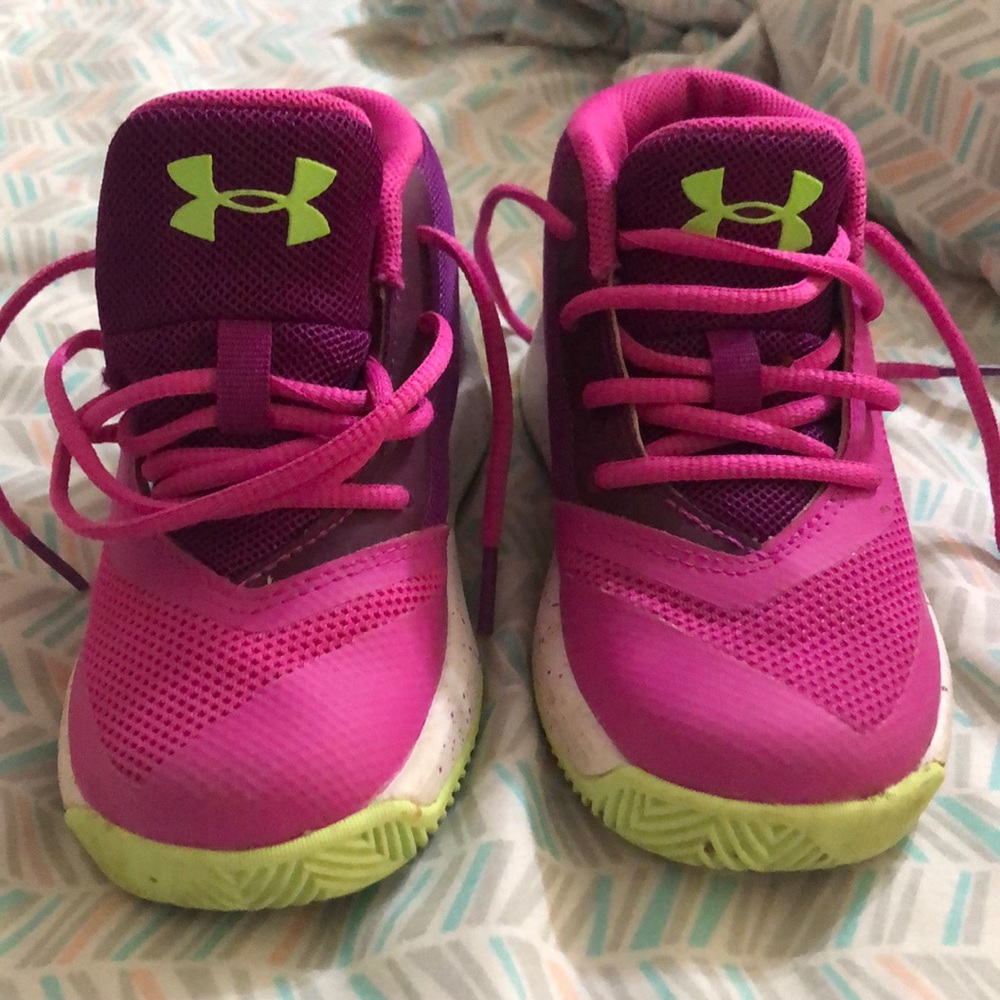 Under Armour tennis shoes
